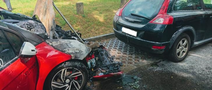 Kolejny pożar samochodu w Ostrowcu Św.