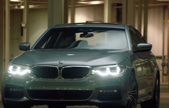 Krótki film akcji w reżyserii Neilla Blomkampa w nowej kampanii BMW