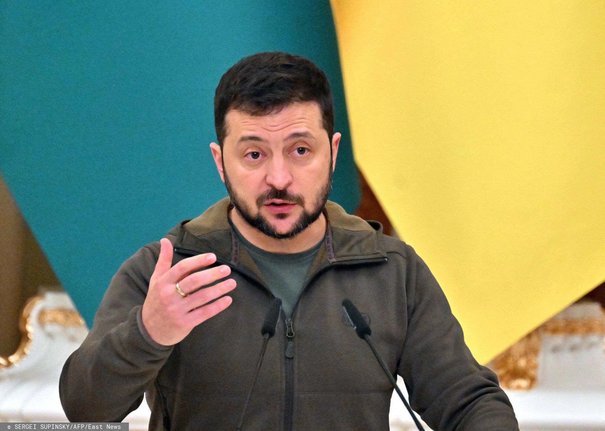 Temporary
Ukrainian President Volodymyr Zelensky speaks during a press-conference with his Guinea-Bissau counterpart following their talks in Kyiv on October 26, 2022. (Photo by Sergei SUPINSKY / AFP)
SERGEI SUPINSKY