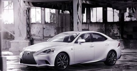 Nowy Lexus IS na pierwszych oficjalnych zdjęciach