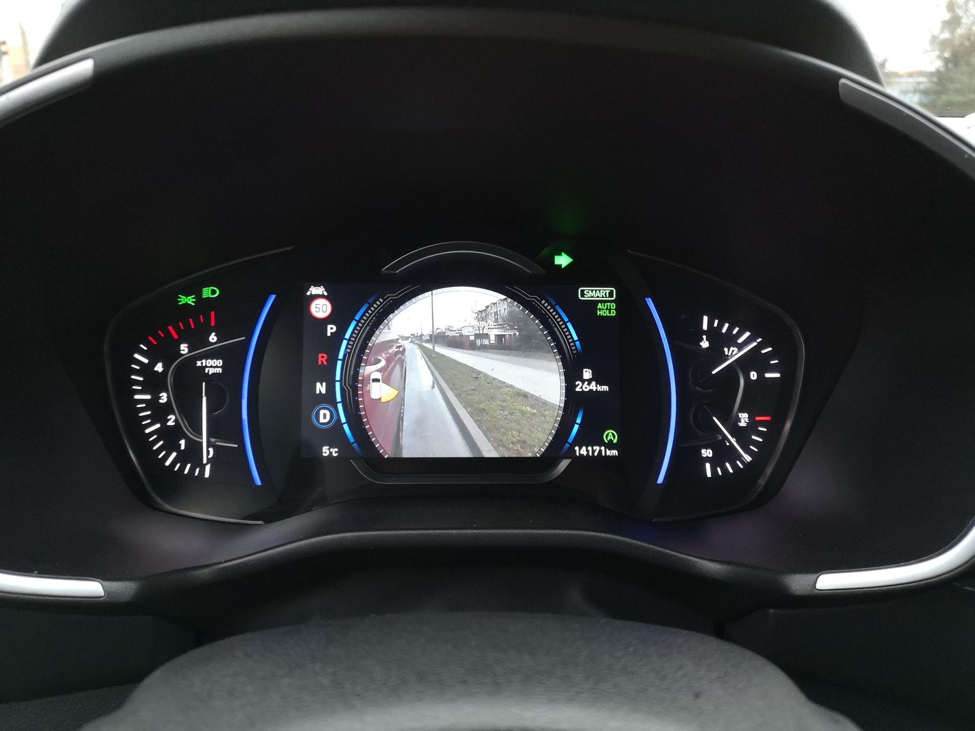 Hyundai Santa Fe: Wirtualne lusterka i systemy prorodzinne CalmTech 4