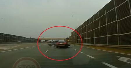 Karma dopadła kierowcę BMW. Wszystko zarejestrowała kamerka