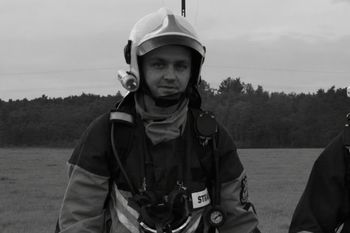 Młody strażak nie żyje. Jednostka żegna Konrada Piechockiego