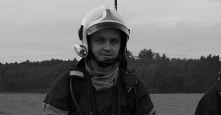 Młody strażak nie żyje. Jednostka żegna Konrada Piechockiego