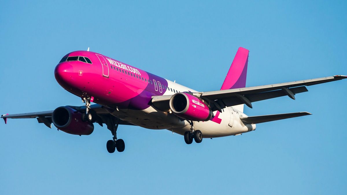 Deposit Photos 2025-04-05Budapest, Hungary - March 2, 2013: Wizz Air passenger plane at airport. Schedule flight travel. Aviation and aircraft. Air transport. Fly and flying.