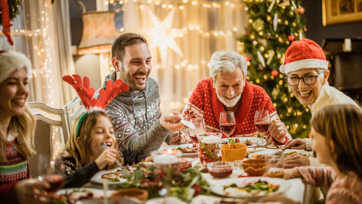Rodzina przy świątecznym stole