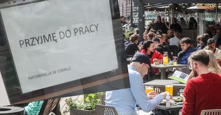 Nawet 7 tys. zł miesięcznie. Sprawdziłam, ile można zarobić w wakacje