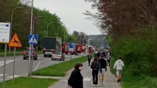 Wypadek na ul. 11 Listopada w Ostrowcu Świętokrzyskim. Interweniował śmigłowiec LPR