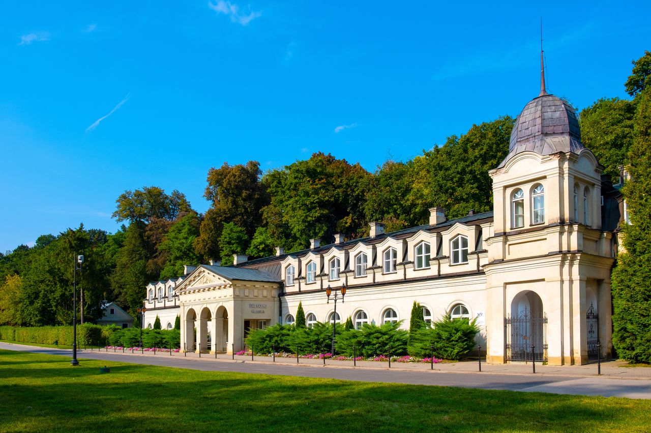 Przez 40 lat straszyło w pięknym uzdrowisku. Sanatorium Milicyjne zaczyna działać