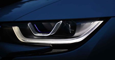 BMW i8 z laserowymi reflektorami już jesienią! [aktualizacja]