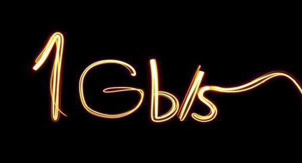 Orange ze światłowodem 1 Gb/s, systemem Smart Wi-Fi i internetem bez wielomiesięcznej umowy. „Odpowiedź na wymagania użytkowników i rozwój internetu”