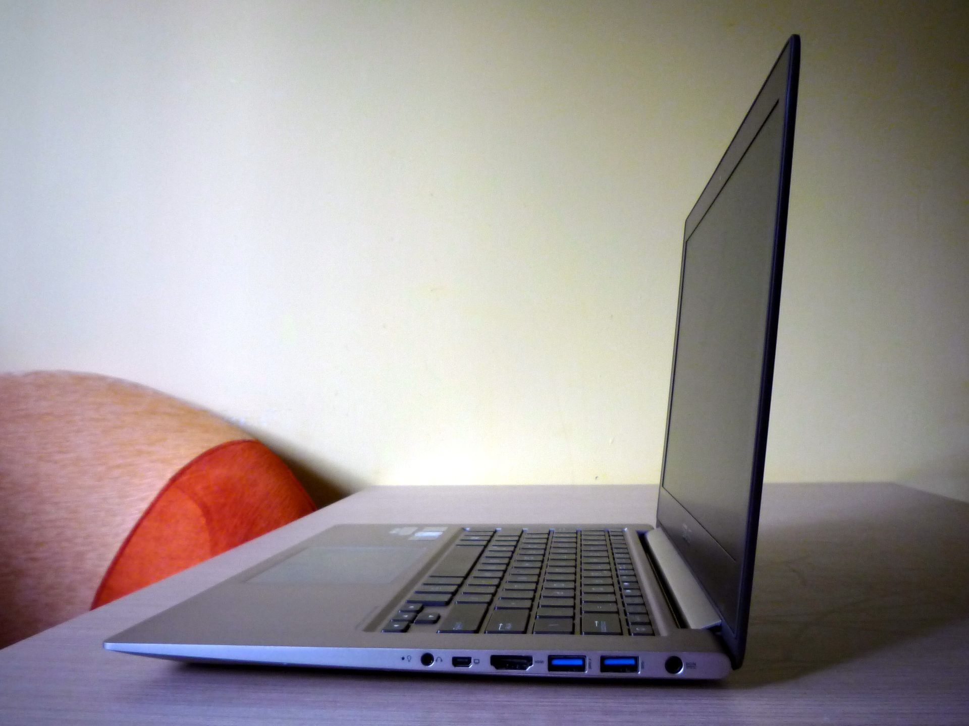 Asus Zenbook Prime UX32VD – niesamowity. Miał być [test] 3