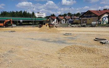 Trzeci parking przy centrum przesiadkowym w Trzebini. Postawiono na nowoczesność. To ma być parking, a nie garaż