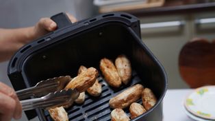 Air fryer pod lupą lekarzy. Ten nawyk może mieć konsekwencje dla zdrowia