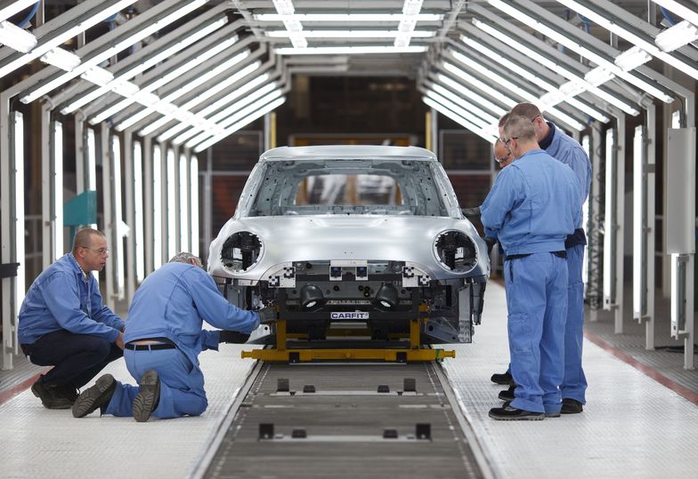 Producent aut BMW i Mini tnie zatrudnienie. Połowa załogi holenderskiej fabryki straci pracę