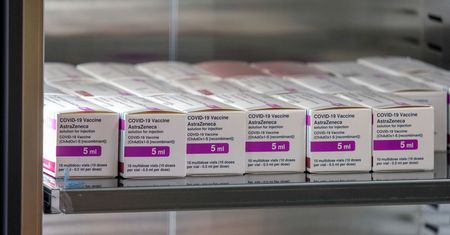 Szczepionka AstraZeneca. We Włoszech znaleziono 29 mln dawek preparatu