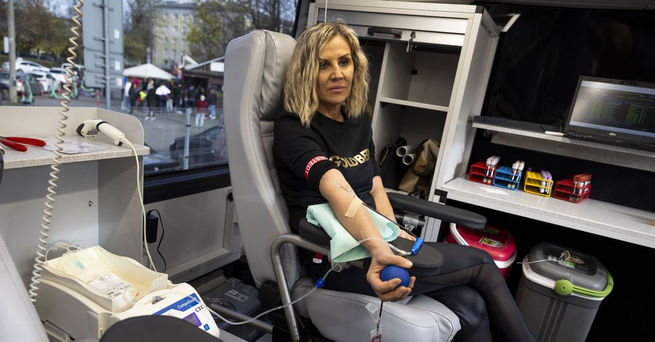 Katowice: Wampiriada. Krew można oddać w specjalnym krwiobusie