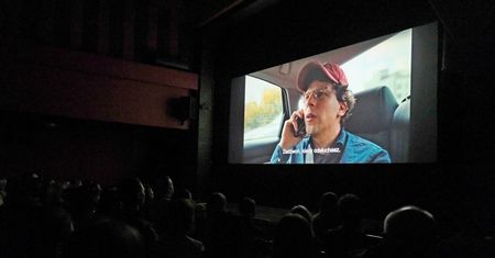Film z Lublina walczy o Złote Globy. „Prawdziwy ból” z nominacjami w czterech kategoriach