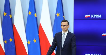 Rząd sprawił Polsce olbrzymi problem. Ekonomiści załamani
