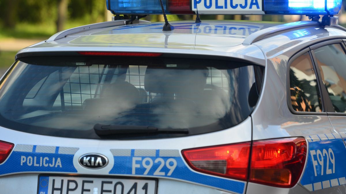 Po?cig policji w centrum Be?chatowa
Fot. Adam Staskiewicz/East News. Belchatow, 19.05.2018. Po?cig policji w centrum Be?chatowa. N/Z radiowozy policji.
Adam Staskiewicz