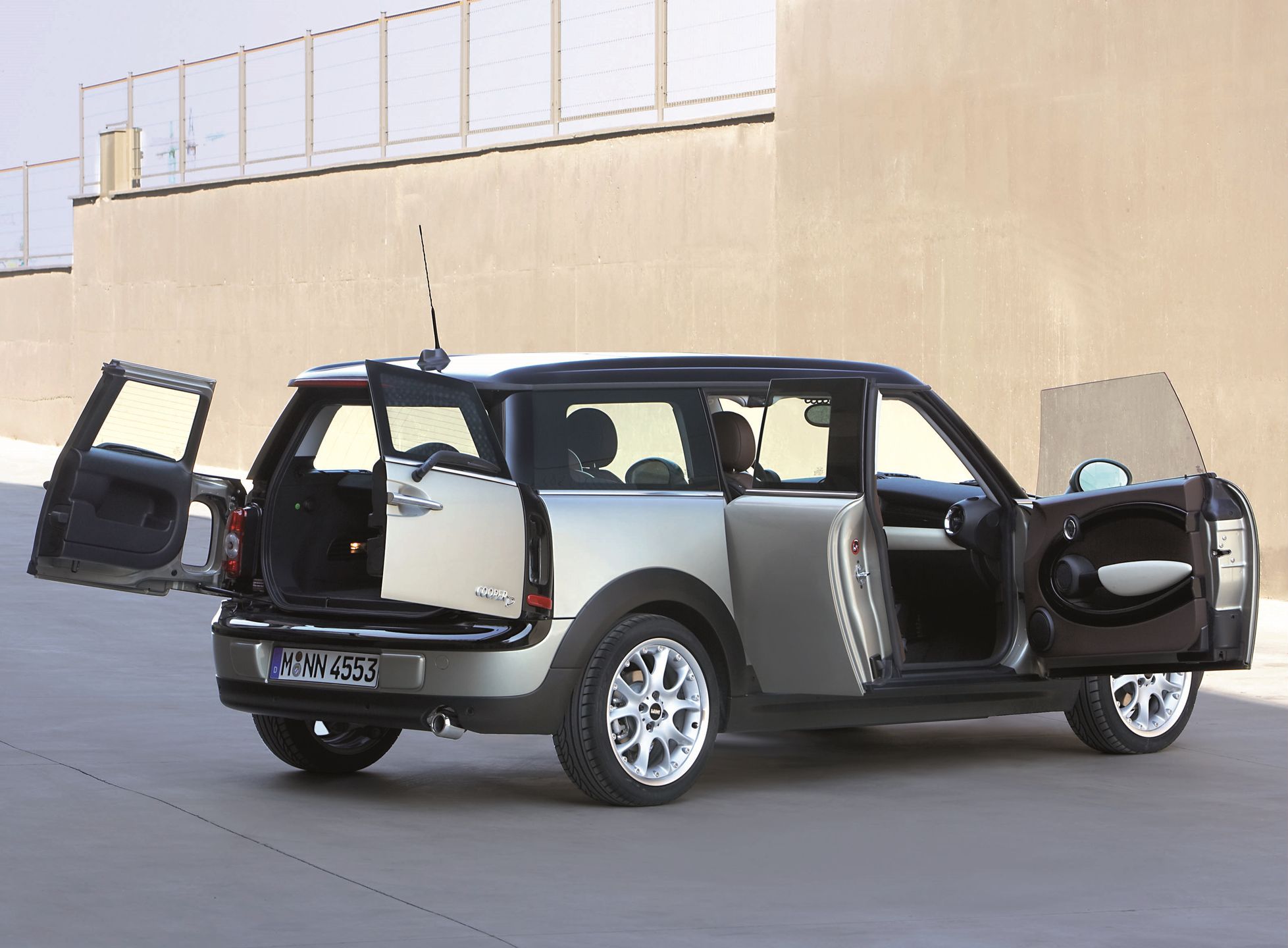 Zagadka dnia: ile drzwi ma Mini Clubman?