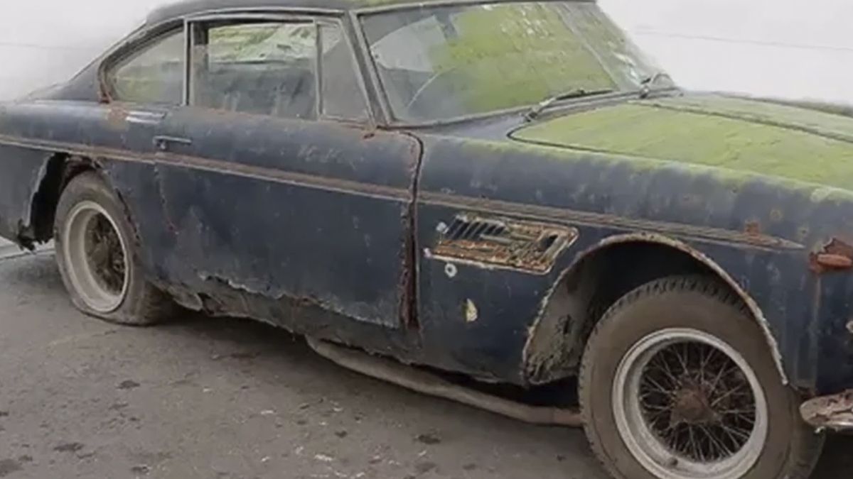 W starej stodole znaleziono zabytkowy model ferrari