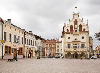 Pogoda w Rzeszowie. Prognoza na wtorek 14 lipca. Zmienne zachmurzenie z burzami