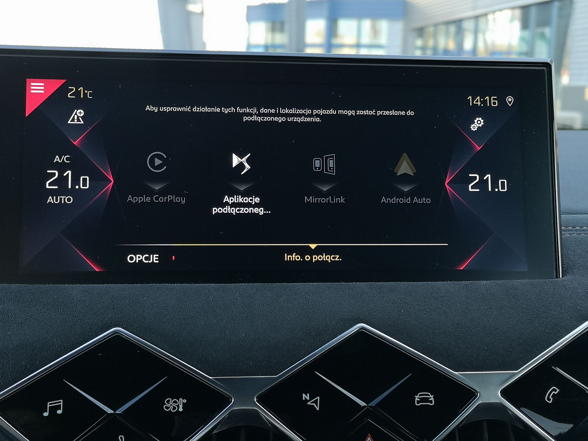 DS 3 Crossback: Rzut oka na system info-rozrywki, systemy wsparcia i bezpieczeństwa 9