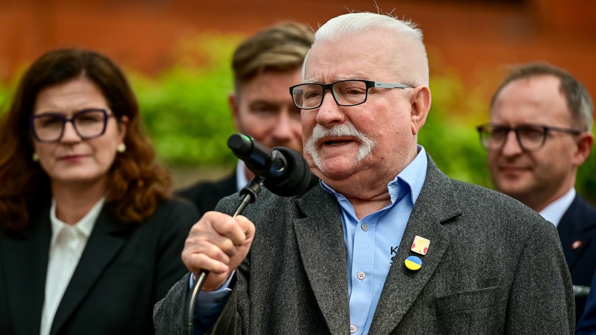 36. rocznica wybor�w z 4 czerwca 1989 r.
04.06.2025 Gdansk Plac Solidarnosci w Gdansku. Uroczystosci upamietnienia narodzin demokracji polskiej w 36. rocznice wyborow 4 czerwca 1989 roku. w ramach XI Miedzynarodowego Forum �Europa z widokiem na przysz?osc�. Fot. Przemek Swiderski/REPORTER  N/z. Byly prezydent RP Lech walesa i prezydent Gdanska Aleksandra Dulkiewicz
Przemek Swiderski/REPORTER