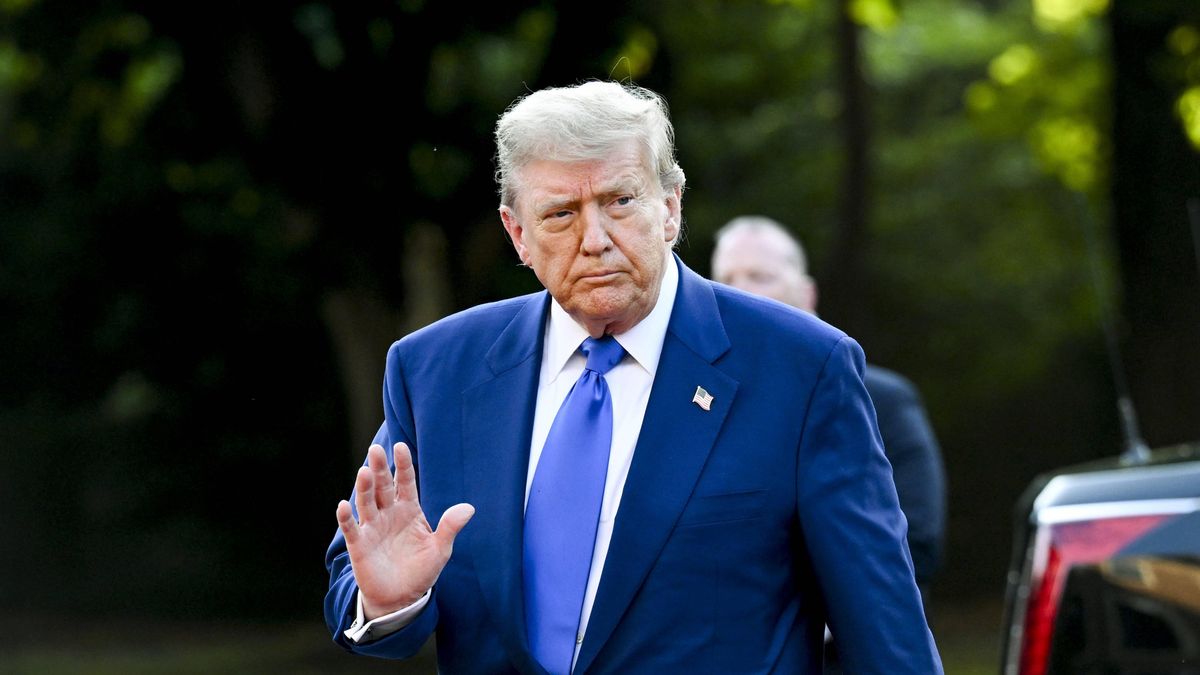 NATO Summit - Arrival of Guests for Dinner at Huis ten Bosh Palace, Den Haag, The Netherlands
Den Haag, The Netherlands, 2025-06-24 20:40:17
The Hague, 24-06-2025, Paleis Huis ten BoschKing Willem Alexander and Queen M�xima during the reception and dinner with participating heads of state and government at Paleis Huis ten Bosch. Prime Minister Schoof is present at the dinner. The King gives a speech. PHOTO: NLBeeld/Patrick van EmstIn the photo: Arrival of the participating heads of state and government - The President of the United States Donald Trump, Credit:Avalon 
Dostawca: PAP/Avalon
Avalon
Dutch, Top, NATO, royalty, Donald Trump, Koninklijkhuis, Royal House, Koningin Maxima, Koning Willem-Alexander, Queen Maxima, King William Alexander, NAVO, Dick Schoof, minister-president Schoof, #FWBL