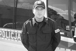 Koronawirus. Policjanci żegnają zmarłego kolegę