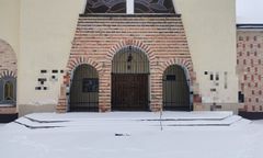 Wołów. Zniszczył elewację kościoła i krzyż. Jest w rękach policji