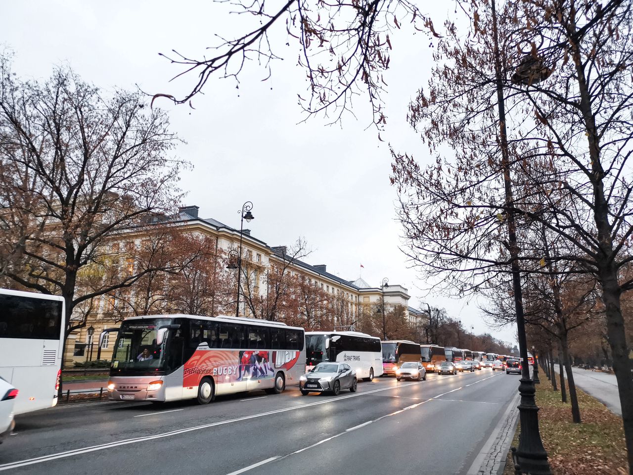 Protesty w Warszawie. Strajk przewoźników przed KPRM