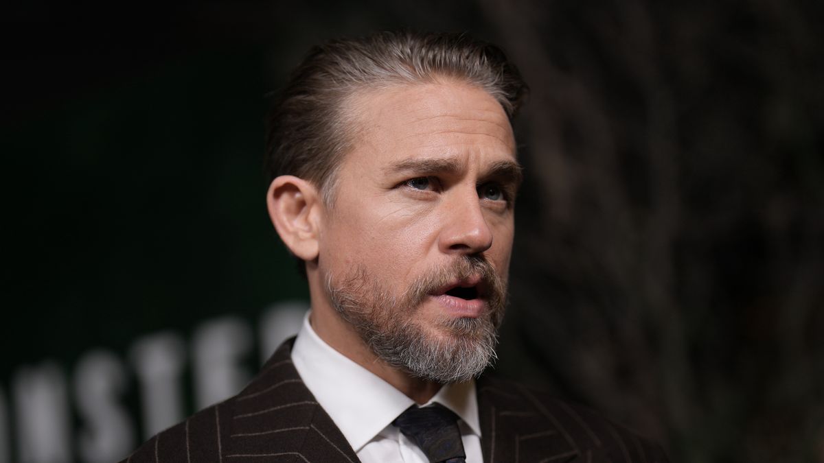 Charlie Hunnam mówi, dlaczego nie czyta już recenzji