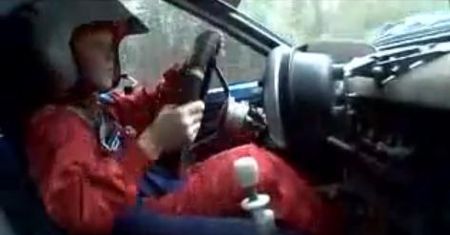 8-latek wymiata za kierownicą rajdówki [wideo]