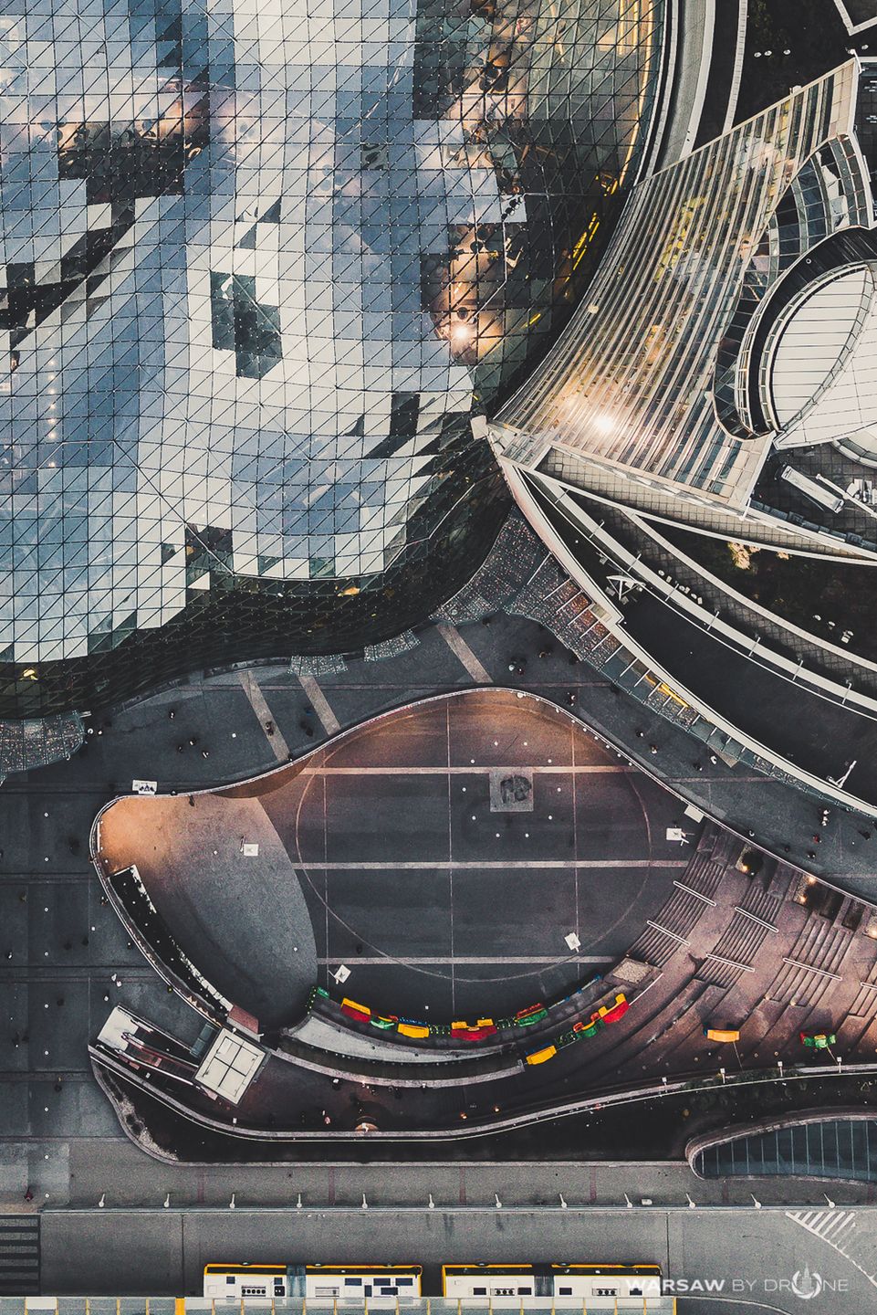 Poznajesz to miasto? Rafał Ganowski opowiedział nam o projekcie "Warsaw By Drone" 16