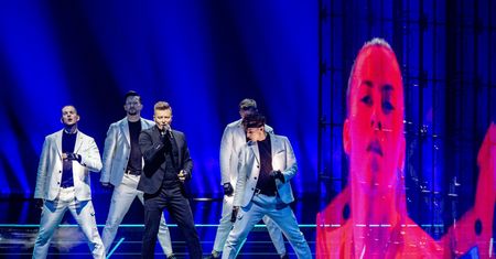 Eurowizja 2021. Rafał Brzozowski wystąpi w konkursie? Znamy wyniki testu na COVID [TRANSMISJA 20.05.2021]