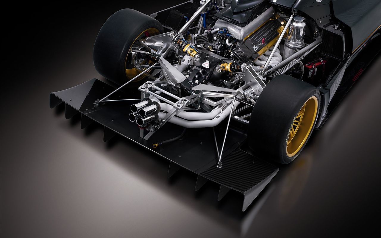 Silnik V12 AMG w Pagani Zonda R
