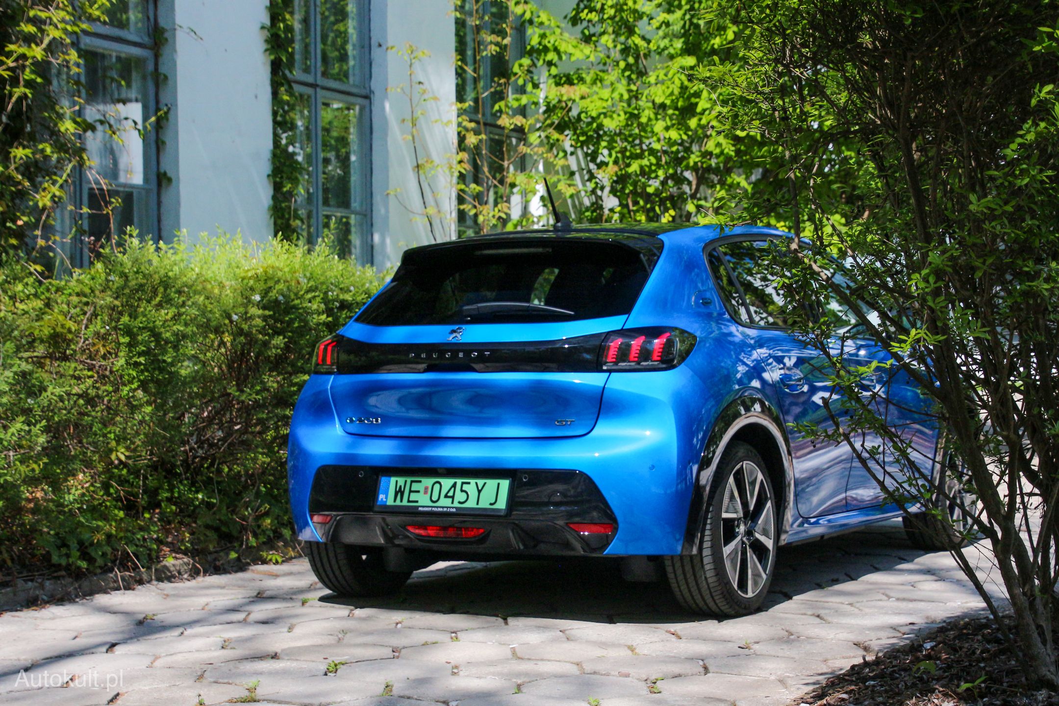 Peugeot e-208
