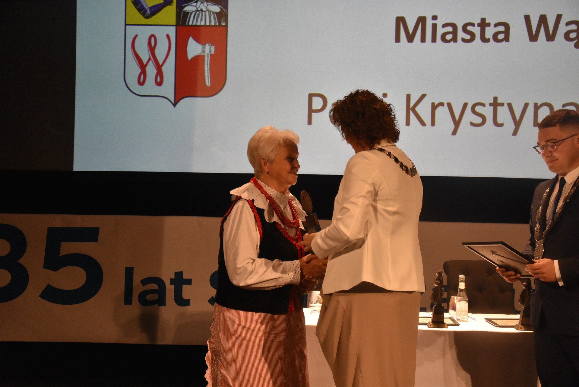 Wręczenie statuetki Krystynie Ługiewicz