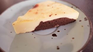 Obłędne sernikobrownie na deser. Zrobienie ciasta zajmie ci kwadrans