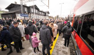 Tłumy na peronie polskiego uzdrowiska. Kolej wróciła po 14 latach