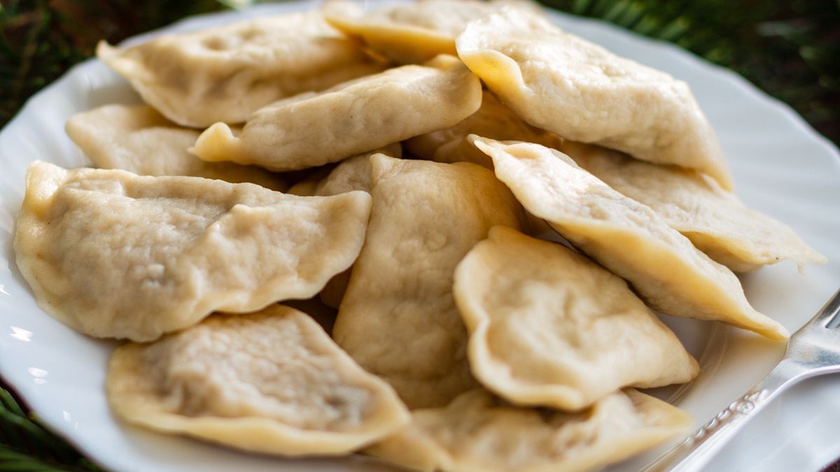 Świąteczne pierogi z makiem