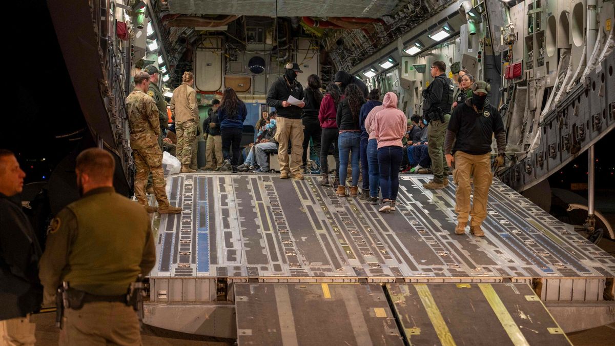 Deportacje w USA. Zdjęcie ilustracyjne 