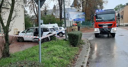 Groźne zderzenie aut i wyciek gazu w Ostrowcu Świętokrzyskim
