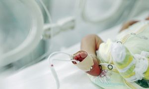 ZUS przypomina o dłuższym urlopie. Nie tylko dla rodziców wcześniaków