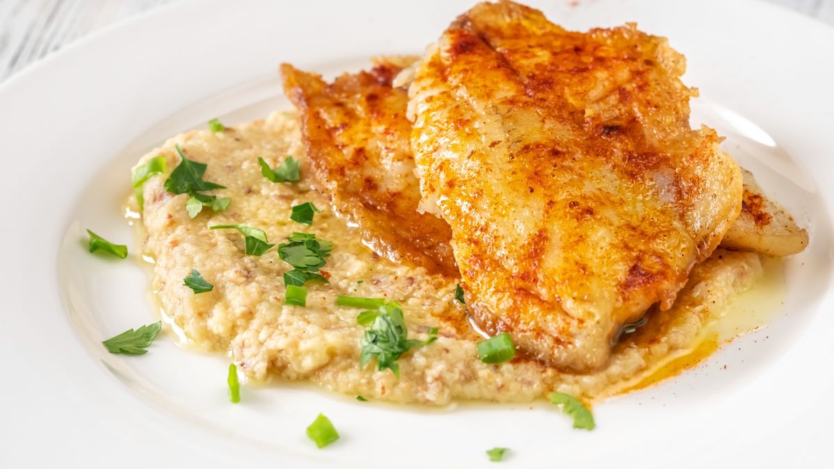 Skordalia to pyszna pasta na bazie czosnku