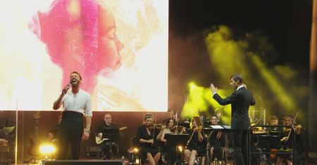 To był piękny koncert! Największe przeboje Wodeckiego zabrzmiały na scenie płockiego amfiteatru