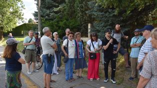 Spacer trasą geologicznych ciekawostek Tarnowa. Jego uczestnicy dowiedzieli się dużo o tym, co kryje ziemia, na której zbudowane jest miasto