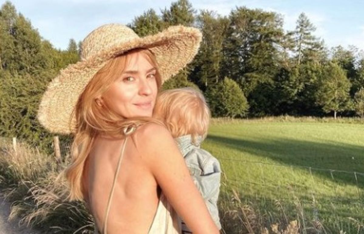 Będzie awantura? Tusk dał wnuczce tęczowy prezent. Kasia Tusk pokazała zdjęcie